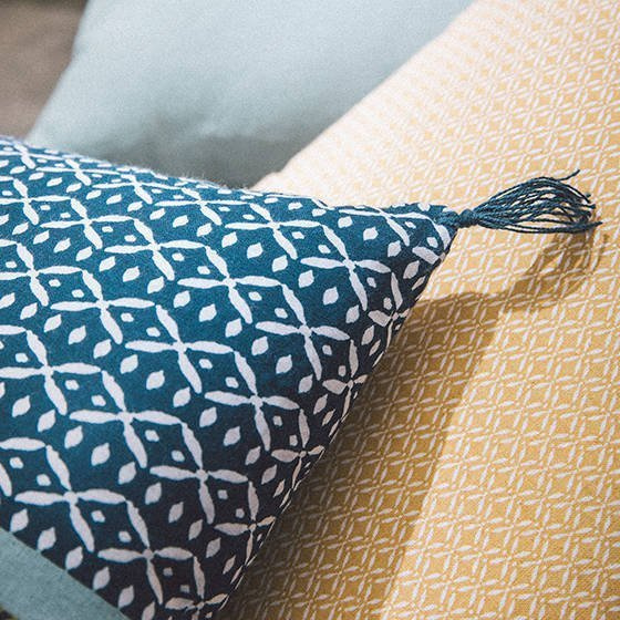 Perna decorativa cu ciucuri BORNEO, 40 x 40 cm