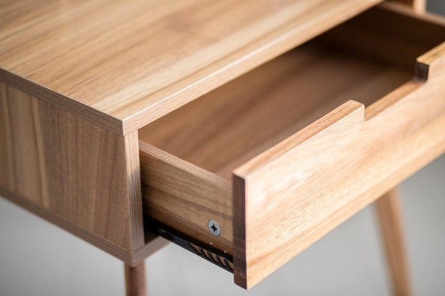 Mini comoda, masă laterală cu sertar, lemn de arin, Wenko