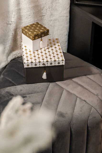 Puf catifelat, 30 cm