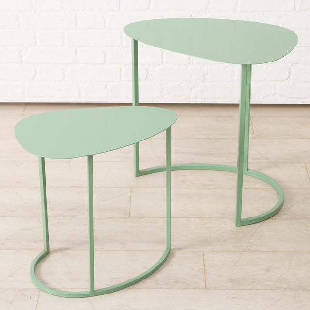 Set de două măsuțe de cafea JERRY, în formă de lacrimă, din metal.