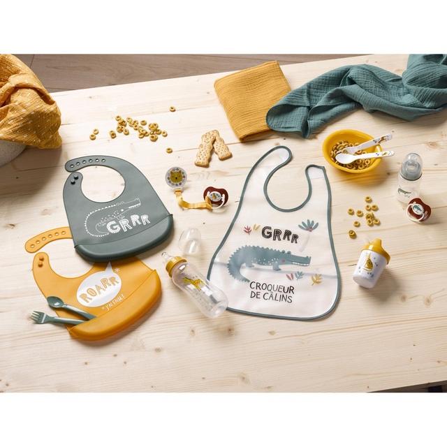 Bavetica din silicon cu buzunar