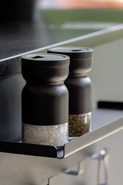 Recipiente de sare și piper pe un suport metalic, Melli, WENKO