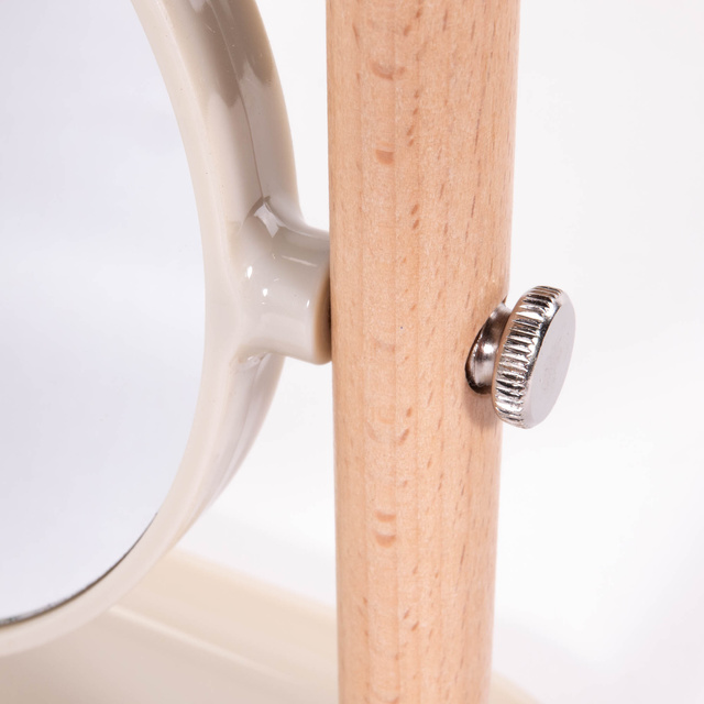 Oglinda cosmetica cu tava metalica