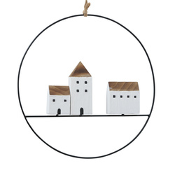 Decor de perete cu case din lemn, GOTAN, Ø 28 cm